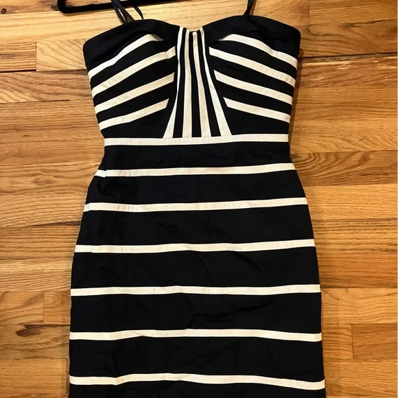 gianni bini blue and white dress NWT GIANNI BINI blue & white key hole front fit & flare skater mini dress  SZ XS